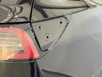 Tesla Model Y Standard Range picture 20