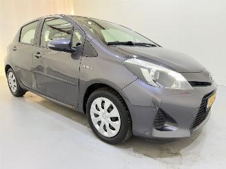 krockskadad bil auto Toyota Yaris HB 1.5 VVT-i Hybrid Aspiration Clima 2013/4