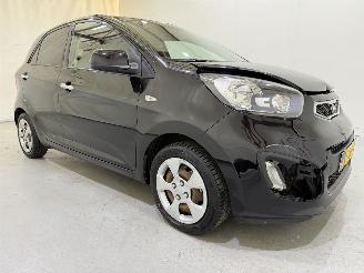 krockskadad bil auto Kia Picanto HB 1.0 CVVT Airco 2013/10