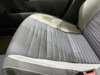 Toyota Auris HB 1.8 Hybrid Comfort Dynamic picture 40