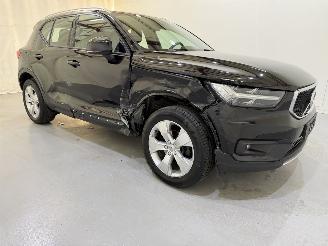 krockskadad bil auto Volvo XC40 Momentum Pro 2WD 95kW T2 Automaat 2021/3