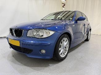 BMW 1-serie HB 118i Executive picture 3