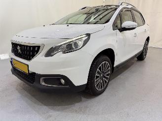 Peugeot 2008 1.2 PureTech 110 Allure picture 13