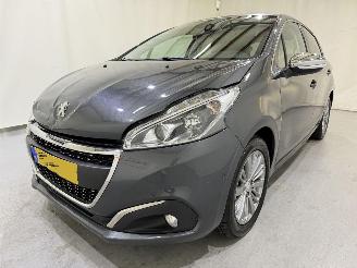 Peugeot 208 HB 1.2 Allure Navi/Clima/Pano picture 25