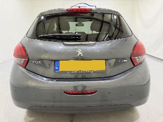 Peugeot 208 HB 1.2 Allure Navi/Clima/Pano picture 4