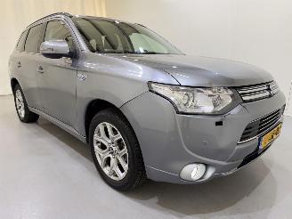 Schadeauto Mitsubishi Outlander 2.0 PHEV Instyle Aut. Navi/Clima 2014/2