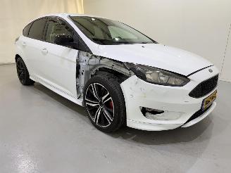 Voiture accidenté Ford Focus HB 1.5 EcoBoost Titanium 2016/9