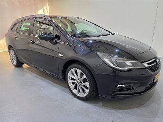 Voiture accidenté Opel Astra SPORTS TOURER 1.0 Innovation 77Kw Bjr.2016 2016/6
