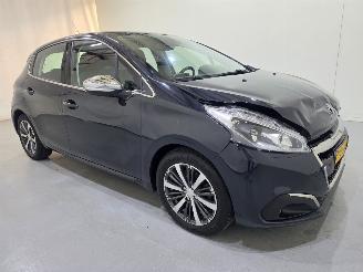 krockskadad bil auto Peugeot 208 1.2 PureTech Allure 5Drs 81Kw Bjr.2019 2019/3