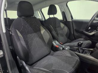 Peugeot 2008 1.2 PureTech Blue Lion 81Kw Bjr.2017 picture 18
