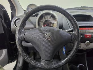 Peugeot 107 1.0-12V Blue Lease 5Drs 50Kw picture 15