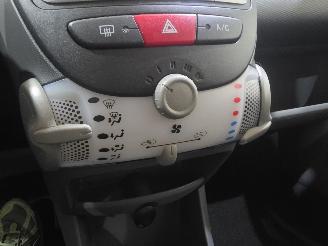 Peugeot 107 1.0-12V Blue Lease 5Drs 50Kw picture 17