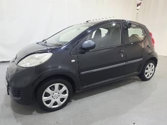 Peugeot 107 1.0-12V Blue Lease 5Drs 50Kw picture 14