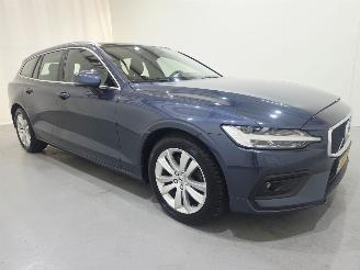 damaged passenger cars Volvo V-60 2.0 B4 Business Pro MHEV 145Kw 2021/12