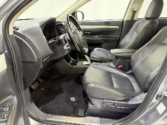 Mitsubishi Outlander 2.0 PHEV Instyle 4WD Leer picture 13