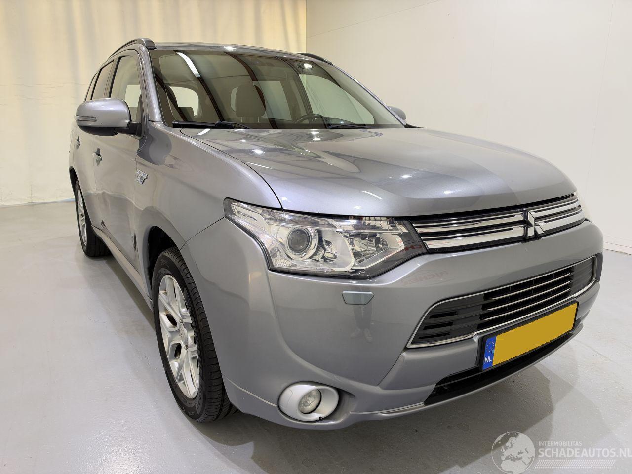 Mitsubishi Outlander 2.0 PHEV Instyle 4WD Leer