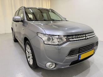škoda osobní automobily Mitsubishi Outlander 2.0 PHEV Instyle 4WD Leer 2014/6
