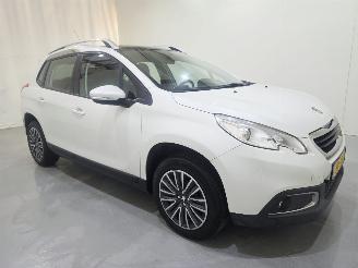 Schadeauto Peugeot 2008 1.2 PureTech Blue Lion AC Navi Panoramadak 2016/5