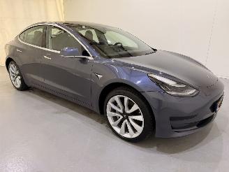 Voiture accidenté Tesla Model 3 Standard RWD Plus 60 kWh | panorama | leder | 2019/12