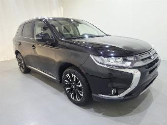 Unfallwagen Mitsubishi Outlander 2.0 PHEV Instyle+ 4WD149Kw Bjr.2018 2018/6