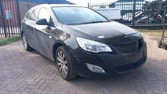 Démontage voiture Opel Astra Astra J Sports Tourer (PD8/PE8/PF8), Combi, 2010 / 2015 1.7 CDTi 16V 2011/6