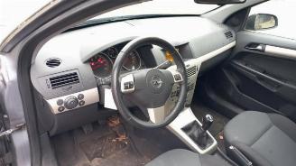 Opel Astra Astra H (L48), Hatchback 5-drs, 2004 / 2014 1.4 16V Twinport picture 11