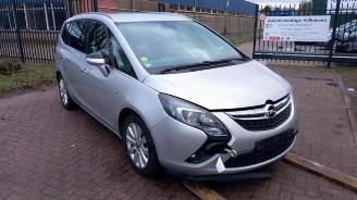 Coche siniestrado Opel Zafira Zafira Tourer (P12), MPV, 2011 / 2019 2.0 CDTI 16V 130 Ecotec 2012/12