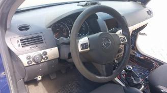 Opel Astra  picture 11