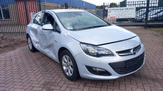 Opel Astra Astra J (PC6/PD6/PE6/PF6), Hatchback 5-drs, 2009 / 2015 1.4 Turbo 16V ecoFLEX 120 2015/9