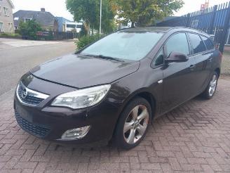Opel Astra Astra J Sports Tourer (PD8/PE8/PF8), Combi, 2010 / 2015 1.6 16V picture 3
