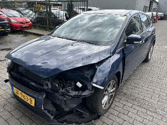 krockskadad bil auto Ford Focus 1.0   5 Drs 2016/4