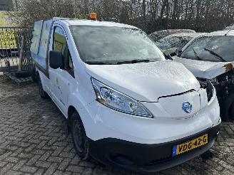 skadebil bedrijf Nissan Bipper e-NV 200 Business met vuilniswagentje met kiepbak 2019/10