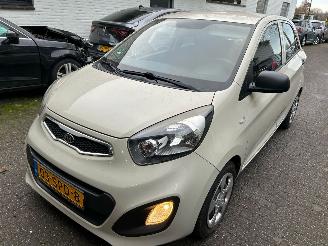 Auto incidentate Kia Picanto 1.0 CVVT Comfort Plus 2011/12