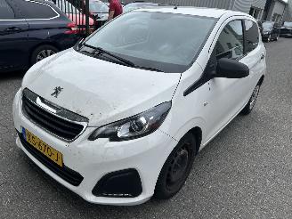 Damaged car Peugeot 108 e-VTI 2016/11