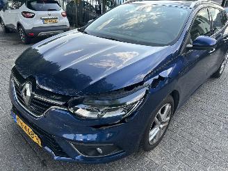 Auto incidentate Renault Mégane Stationcar 1.2 TCe  Zen 2017/8