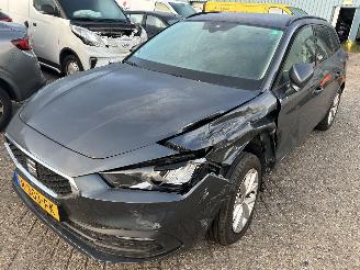 krockskadad bil auto Seat Leon Sportstourer 1.0 TSI Style Business Intense 2022/8