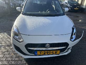 Suzuki Swift 1.2 Hybrid Comfort picture 2