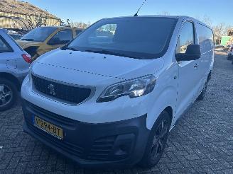 krockskadad bil auto Peugeot Expert 2.0 BlueHDI 2017/1
