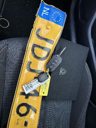 Peugeot 208 1.2 Hybrid  Automaat Style  met 2836 Km  ( nieuwprijs 30500,00 ) picture 14