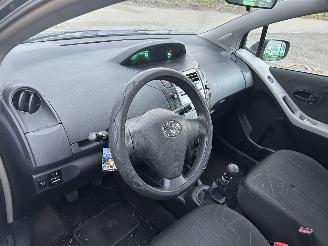 Toyota Yaris 1.3 VVT-i  Comfort  5 Drs picture 13