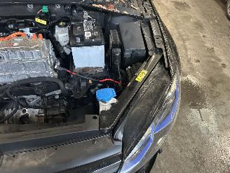 Volkswagen Golf Electric Automaat picture 9