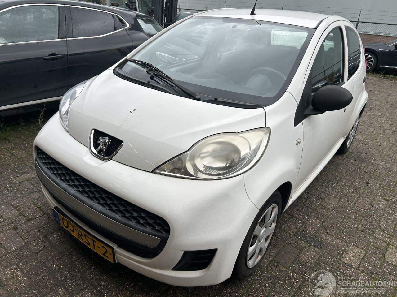 Peugeot 107 1.0-12V XR
