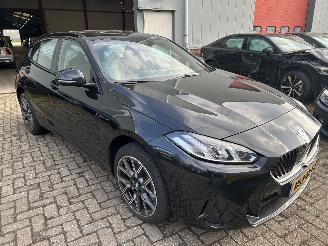 BMW 1-serie 120  Automaat   ( 4457 Km )   nieuw prijs 45000,00 picture 3