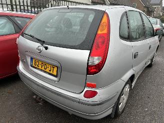Nissan Almera-tino 1.8 picture 2