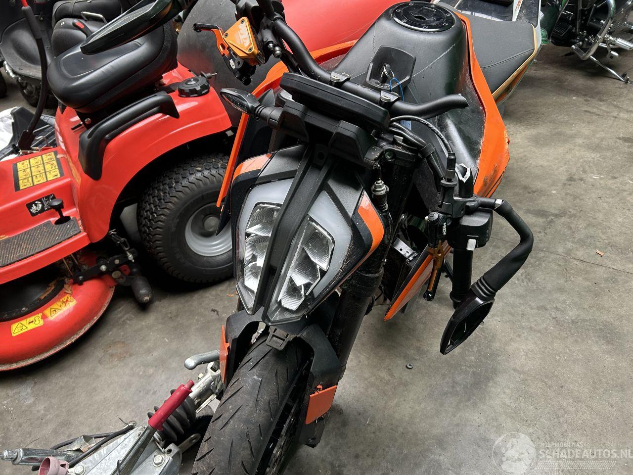 KTM 790 Duke Tour ABS