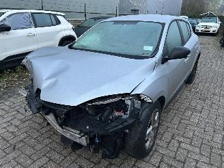 Coche accidentado Renault Mégane 1.5 DCI   HB 2014/9