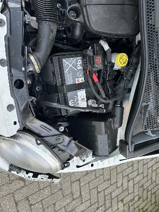 Fiat 500C 1.0 Hybrid Cabriolet picture 12