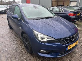 Opel Astra Sports Tourer 1.2 Ultimate picture 3