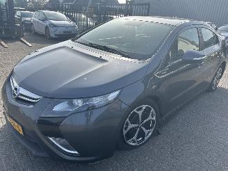 Vaurioauto  passenger cars Opel Ampera 1.4 Automaat 2012/10