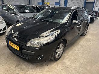 uszkodzony samochody osobowe Renault Mégane Estate 1.4 TCe Dynamic 2011/2